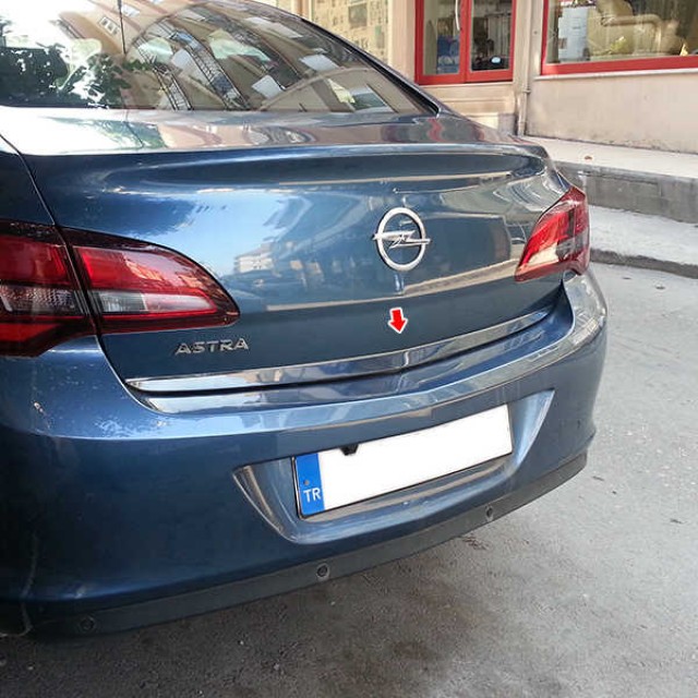 OPEL ASTRA J BAGAJ ALT ÇITASI KROM OPEL ASTRA J BAGAJ ALT ÇITASI KROM